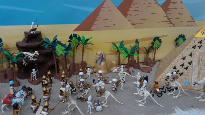 Faire une exposition playmobil decor egypte dominique bethune